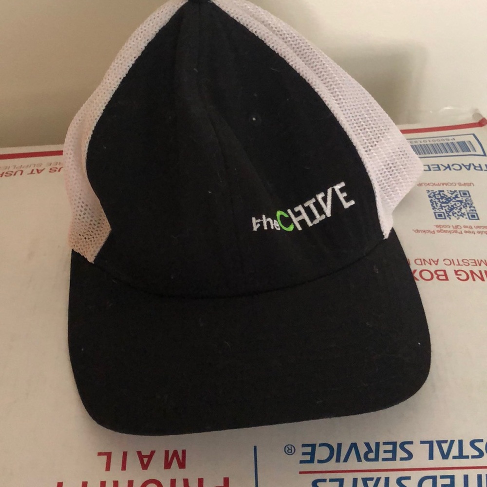 the chive hat mesh worn once